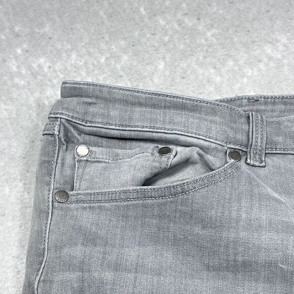 Torrid Jeans Women’s Size 30R Gray Midfit Super Skinny Denim Jeans Stretch - Picture 3 of 15